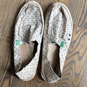 Sanuk Beige & Brown Polka Dot Slip-On Flats Women’s